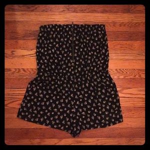 Soft strapless floral Romper